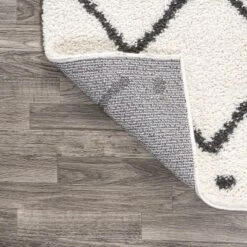 Cami Moroccan Style Diamond Shag Area Rug - JONATHAN Y -Safavieh Outlet Store GUEST 1fdecf38 d6a5 43bd 9234 f68168567d32