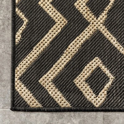 NuLOOM Sammi Geometric Trellis Indoor And Outdoor Patio Area Rug 4 NuLOOM Sammi Geometric Trellis Indoor And Outdoor Patio Area Rug - Image 4