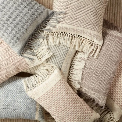 16"x24" Oversized Indoor & Outdoor Vibe By Iker Chevron Lumbar Throw Pillow Cover - Jaipur Living 4 16"x24" Oversized Indoor & Outdoor Vibe By Iker Chevron Lumbar Throw Pillow Cover - Jaipur Living - Image 4