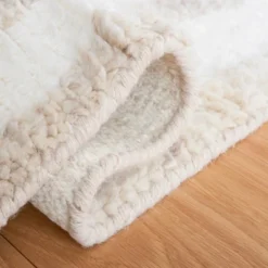 Casablanca CSB541 Hand Knotted Area Rug - Safavieh -Safavieh Outlet Store GUEST a3ddb175 438f 4f3c a56a bf05882a61c6