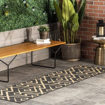 NuLOOM Sammi Geometric Trellis Indoor And Outdoor Patio Area Rug 1 NuLOOM Sammi Geometric Trellis Indoor And Outdoor Patio Area Rug