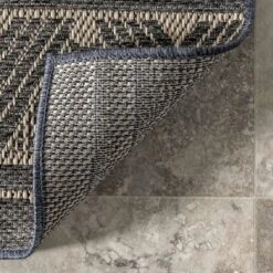 NuLOOM Maia Striped Indoor/Outdoor Area Rug -Safavieh Outlet Store GUEST eac565e8 a0a0 4977 a1cd 97afdc0777f0