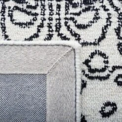 Metro MET993 Hand Tufted Area Rug - Safavieh -Safavieh Outlet Store GUEST eb753f2c a99b 4587 9c30 6214143e49f4